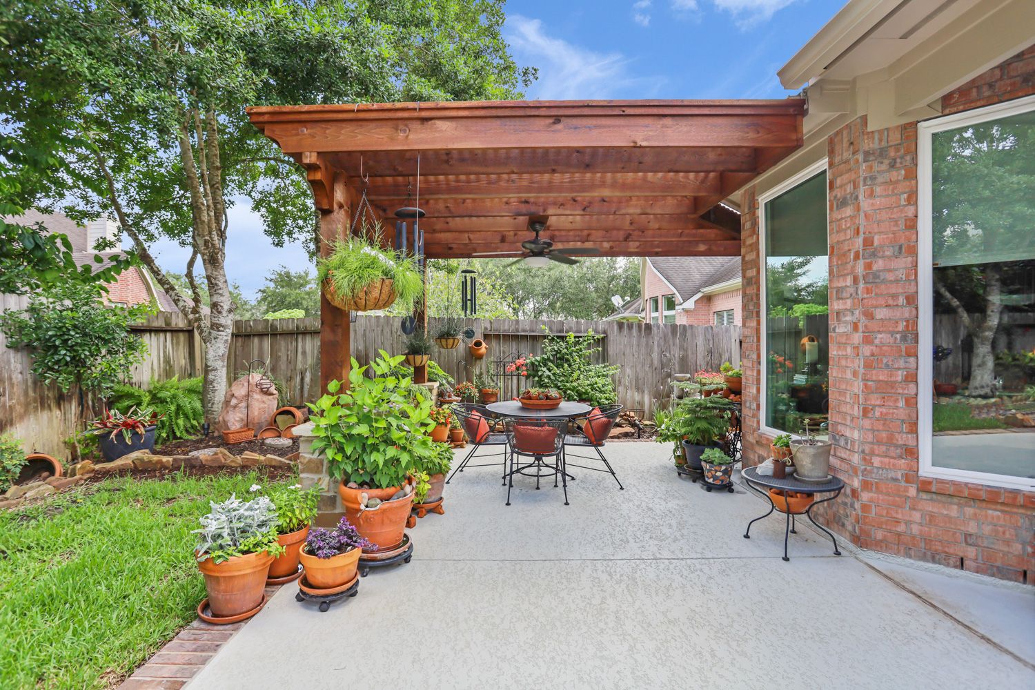 Backyard-Retreats_Pearland-Contractor-173_pergola