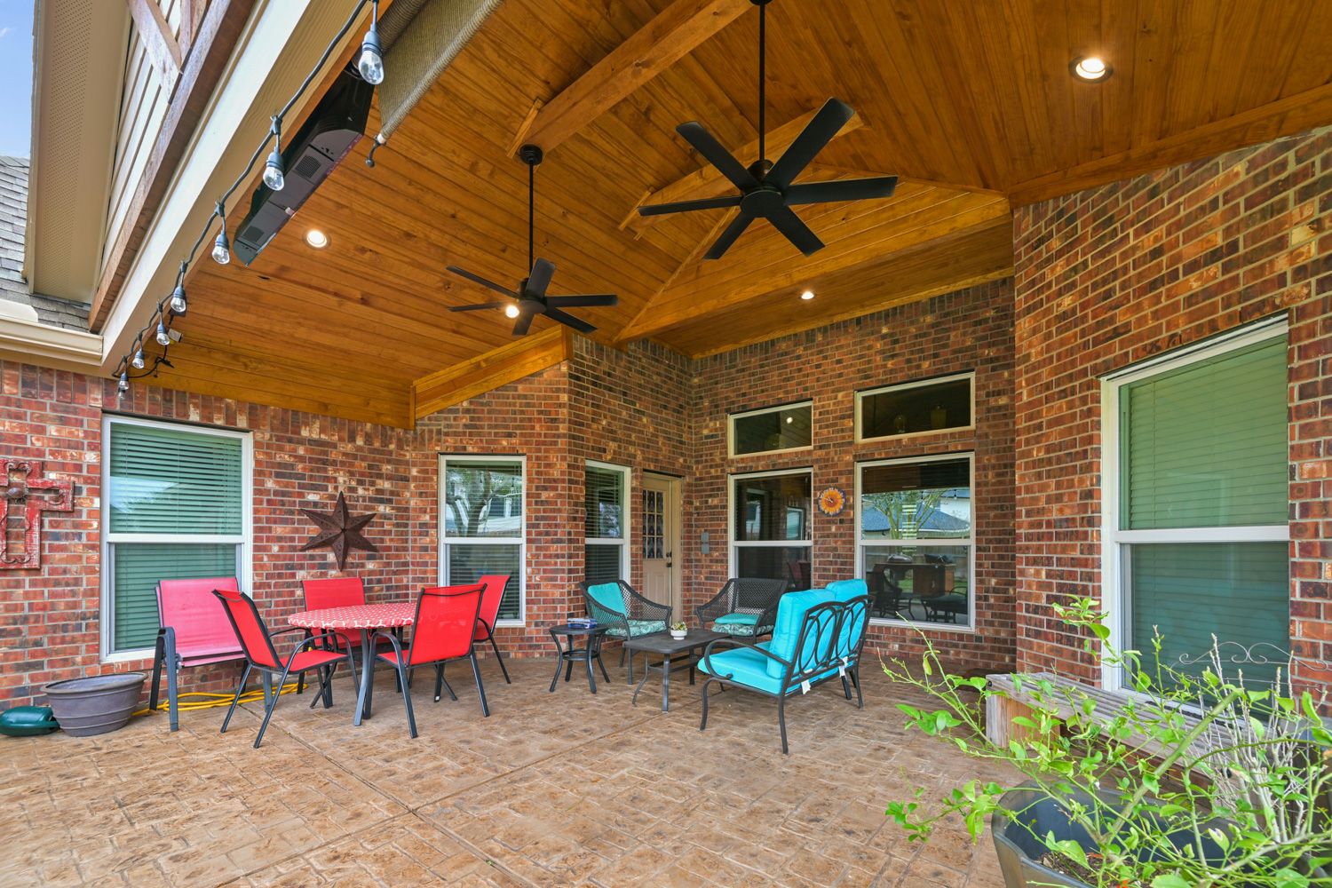 Backyard-Retreats_Pearland-Contractor-104_covered-patio