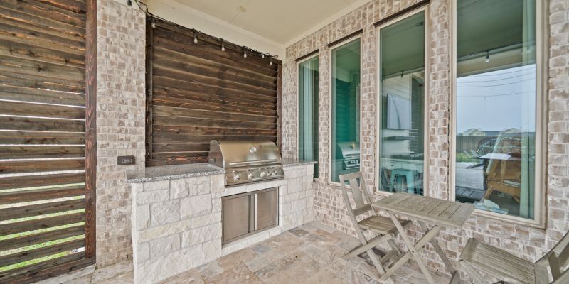 Outdoor Kitchen - Backyard Retreats